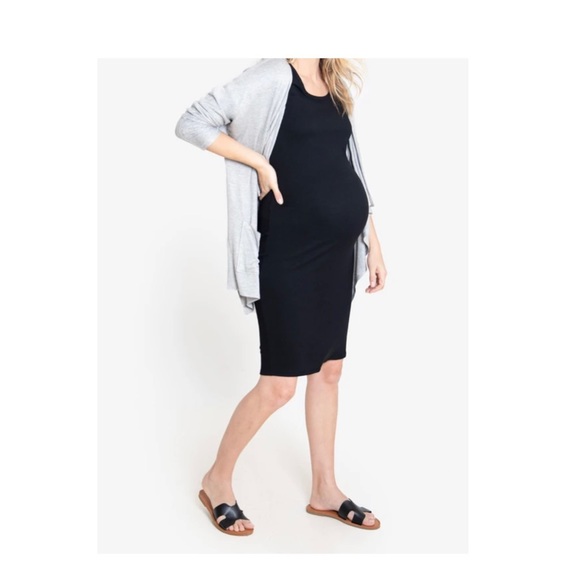 Ingrid & Isabel Dresses & Skirts - Ingrid & Isabel short sleeve maternity dress black